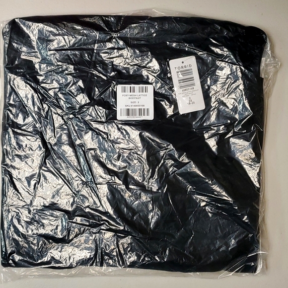 ❤️NWT VINTAGE TORRID BODYSUIT - FOXY MESH LATTICE - CUT OUT FRONT -  PLUS SIZE - Picture 3 of 9